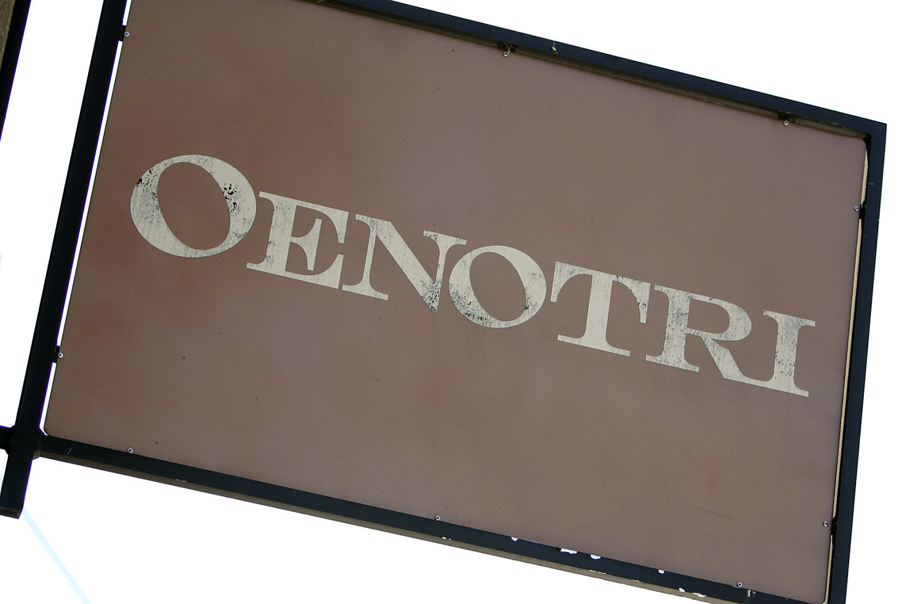 O is for Oenotri